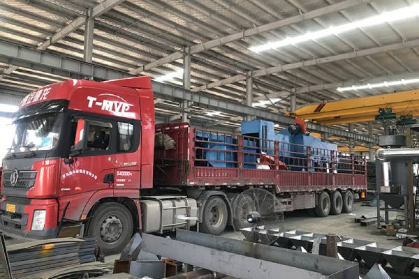 Máy nổ bắn hồ sơ thép tấm Q698 được gửi đến Taizhou, Jiangsu được tải và vận chuyển